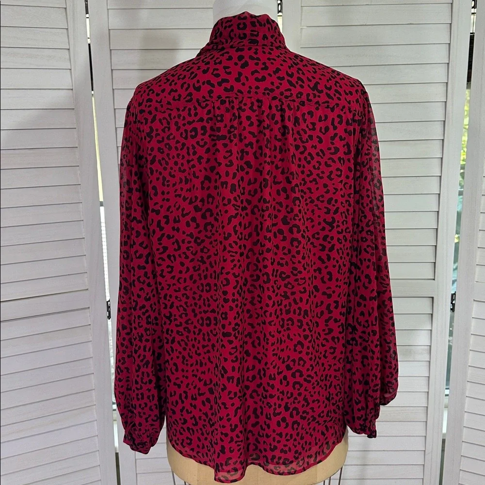 Chico’s Red Leopard Tie-Neck Blouse Size 3 (16) XL - Picture 9 of 16